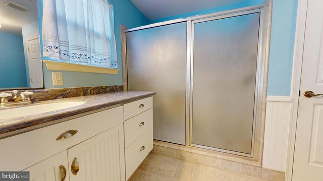 1033 GLEN MANOR DR, Quakertown, PA 18951