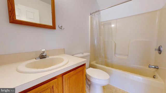 1033 GLEN MANOR DR, Quakertown, PA 18951