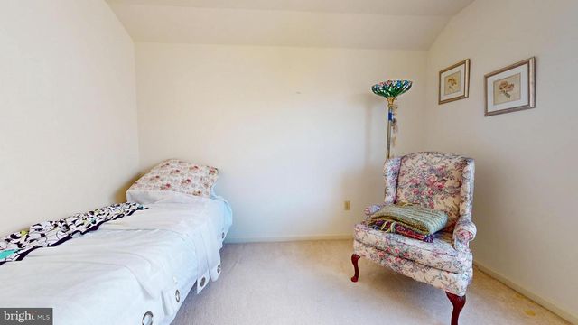 1033 GLEN MANOR DR, Quakertown, PA 18951