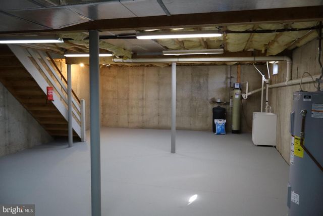 1033 GLEN MANOR DR, Quakertown, PA 18951