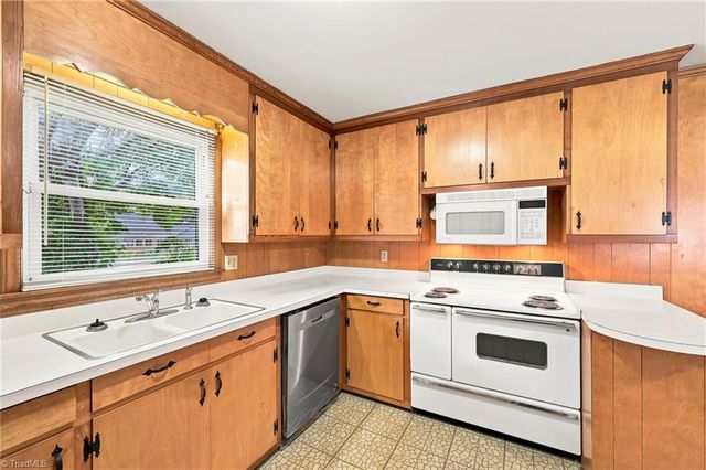 201 Rolling Road, Burlington, NC 27217