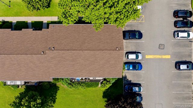 3902 Wilshire Lane H02, Oakdale, NY 11769