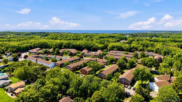 3902 Wilshire Lane H02, Oakdale, NY 11769