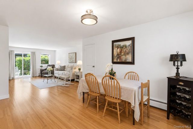 3902 Wilshire Lane H02, Oakdale, NY 11769