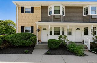 3902 Wilshire Lane H02, Oakdale, NY 11769