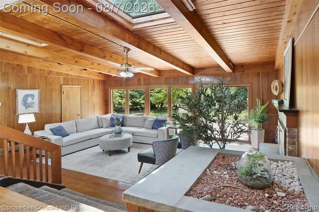 24711 Tudor Lane, Franklin, MI 48025