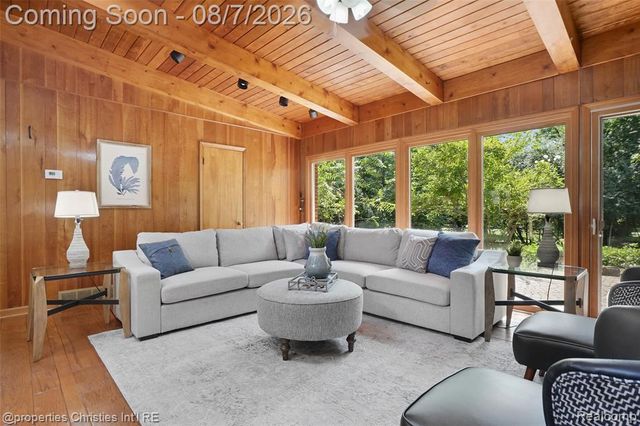 24711 Tudor Lane, Franklin, MI 48025