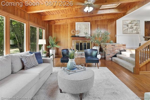 24711 Tudor Lane, Franklin, MI 48025