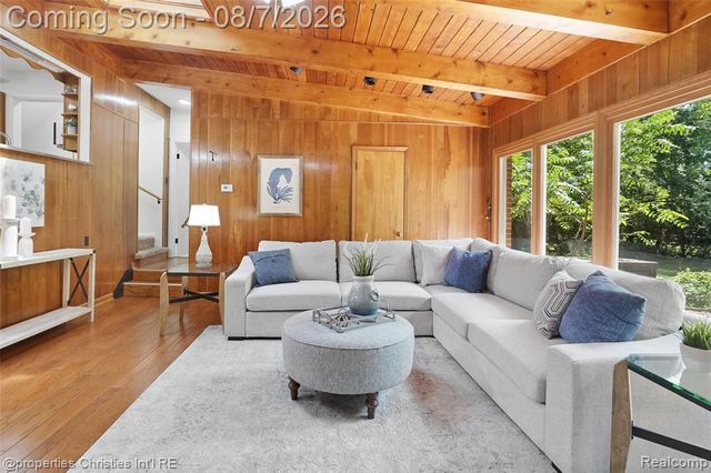 24711 Tudor Lane, Franklin, MI 48025