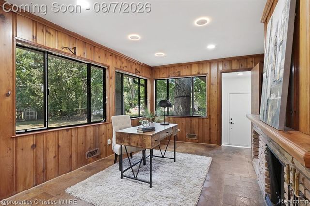 24711 Tudor Lane, Franklin, MI 48025