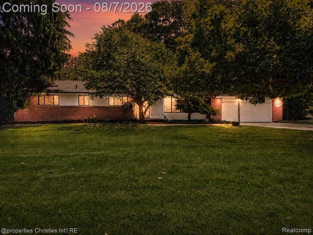 24711 Tudor Lane, Franklin, MI 48025