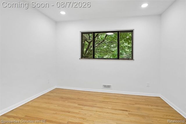 24711 Tudor Lane, Franklin, MI 48025