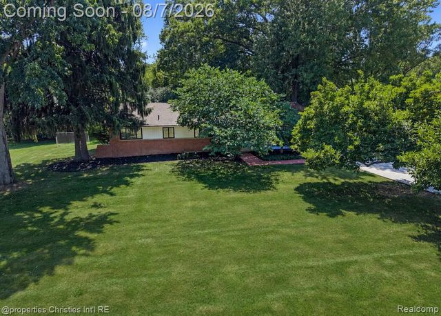 24711 Tudor Lane, Franklin, MI 48025