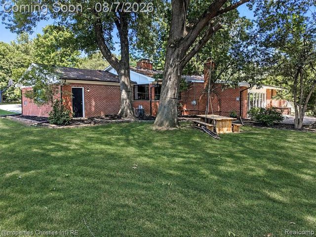 24711 Tudor Lane, Franklin, MI 48025