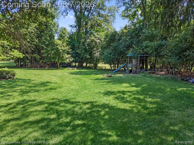24711 Tudor Lane, Franklin, MI 48025