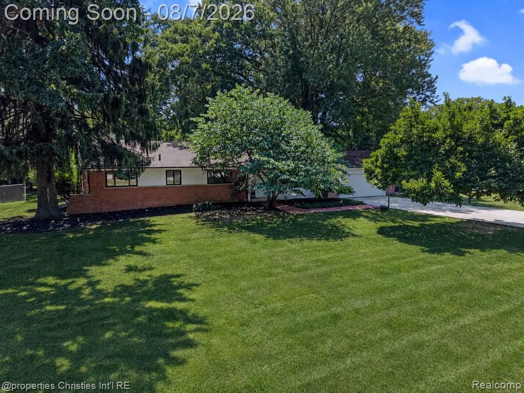 24711 Tudor Lane, Franklin, MI 48025