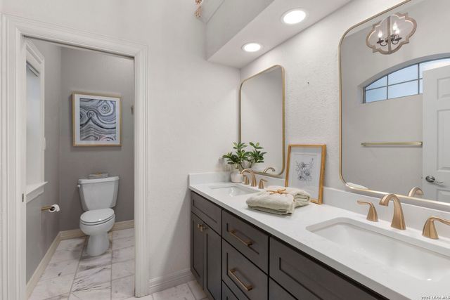 4 WATERFORD GLN, San Antonio, TX 78257