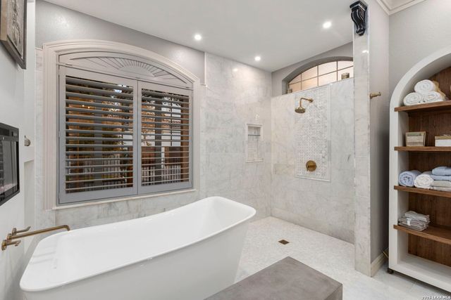 4 WATERFORD GLN, San Antonio, TX 78257