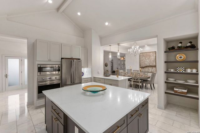 4 WATERFORD GLN, San Antonio, TX 78257