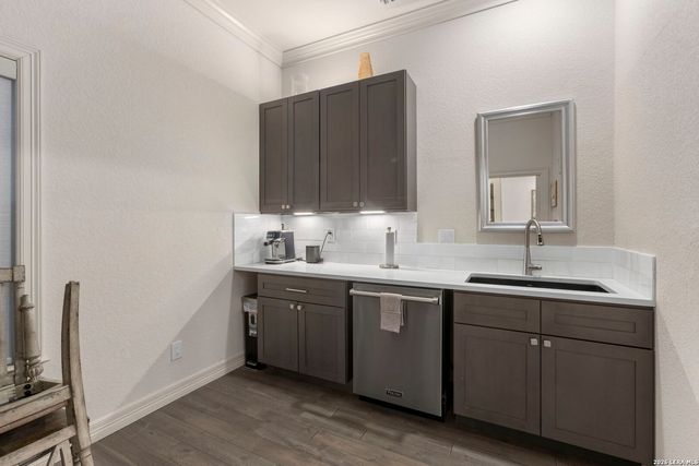 4 WATERFORD GLN, San Antonio, TX 78257