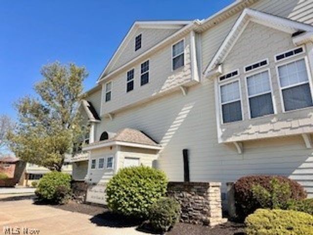 30056 Euclid Avenue 14, Wickliffe, OH 44092