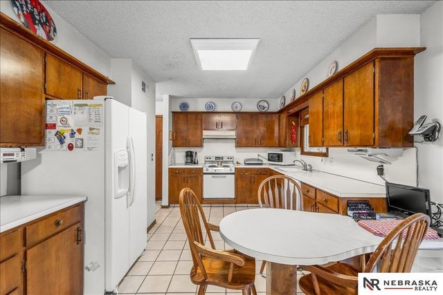 3809 N 206th Street, Omaha, NE 68022