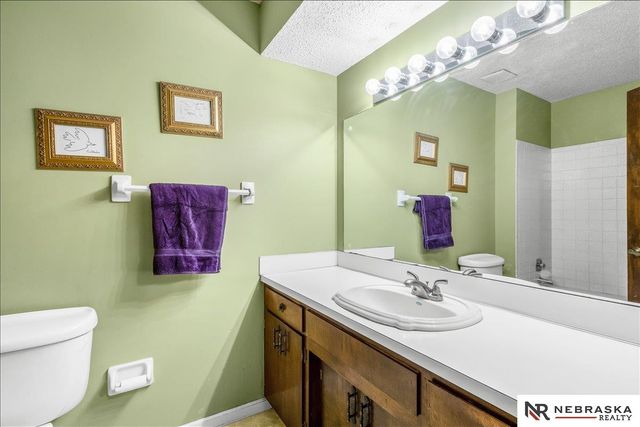 3809 N 206th Street, Omaha, NE 68022