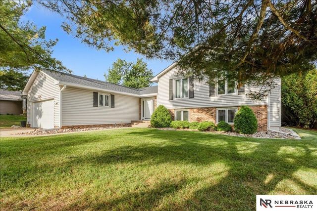 3809 N 206th Street, Omaha, NE 68022