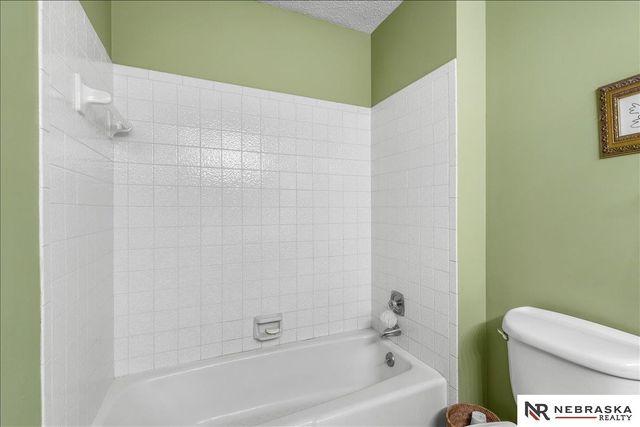 3809 N 206th Street, Omaha, NE 68022