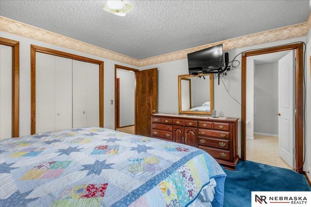 3809 N 206th Street, Omaha, NE 68022