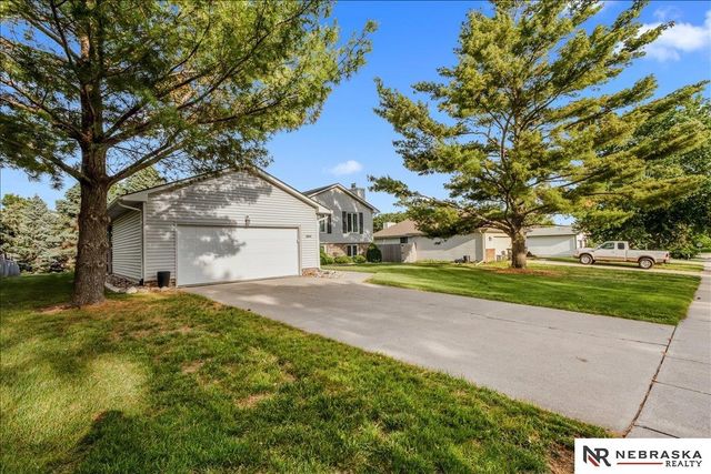 3809 N 206th Street, Omaha, NE 68022