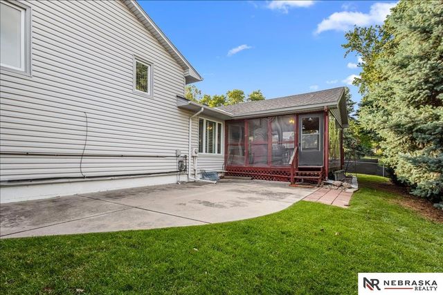 3809 N 206th Street, Omaha, NE 68022