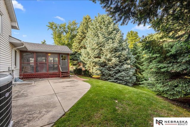 3809 N 206th Street, Omaha, NE 68022