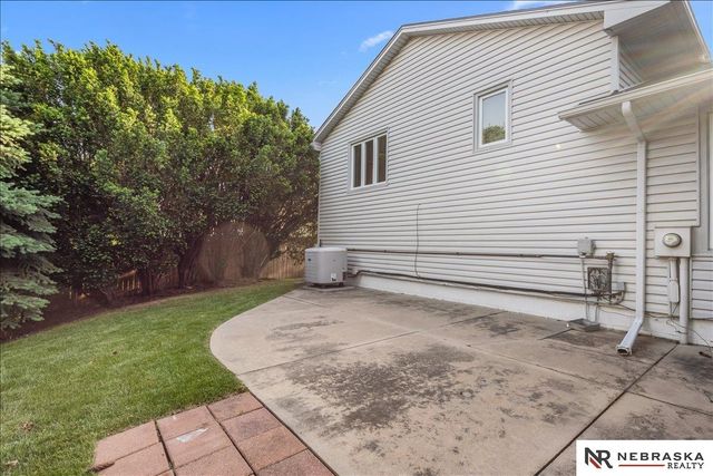 3809 N 206th Street, Omaha, NE 68022