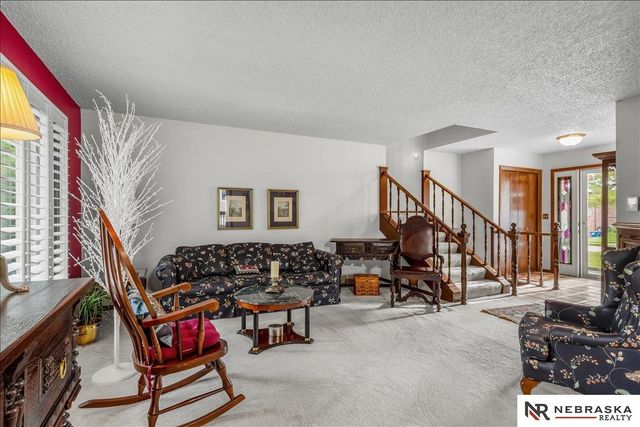 3809 N 206th Street, Omaha, NE 68022