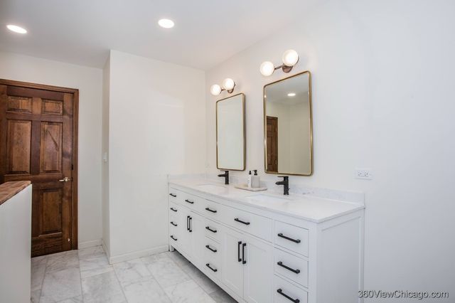 304 Polo Lane, Oak Brook, IL 60523