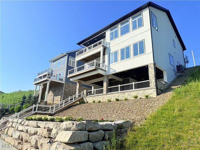 2048 Forest Drive, Eastlake, OH 44095