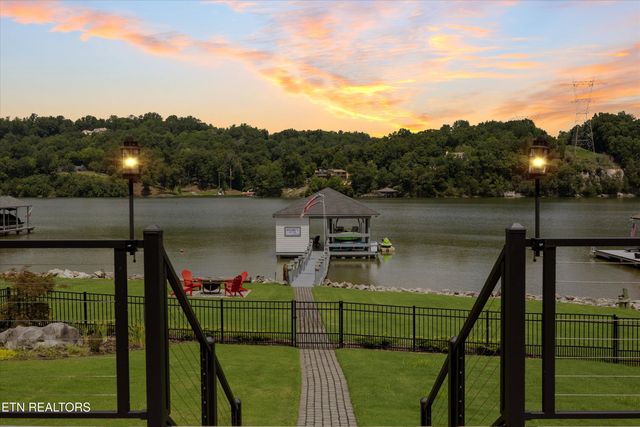 3738 Edgewater Way, Louisville, TN 37777