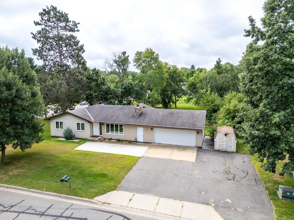 520 Ridgewood Road, Grand Rapids, MN 55744