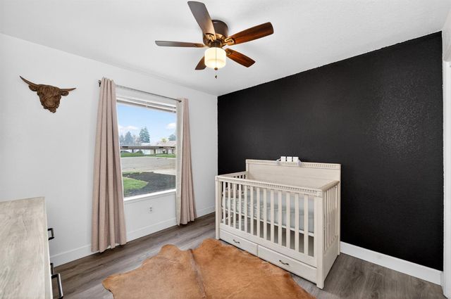 2035 W Oriole Avenue, Visalia, CA 93291