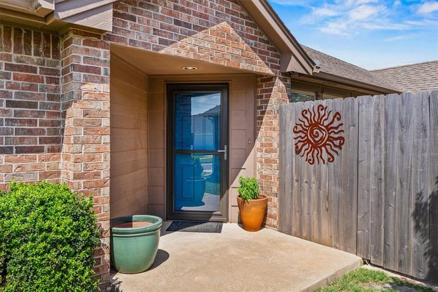 1407 SW 25th Street, Moore, OK 73170