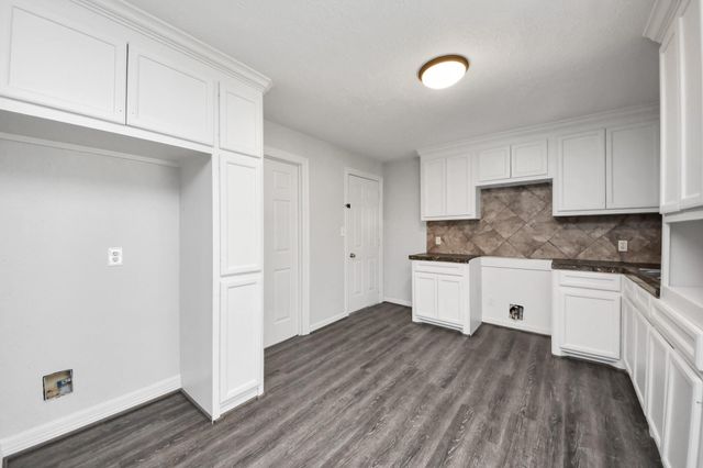 5714 Justin St, Houston, TX 77521