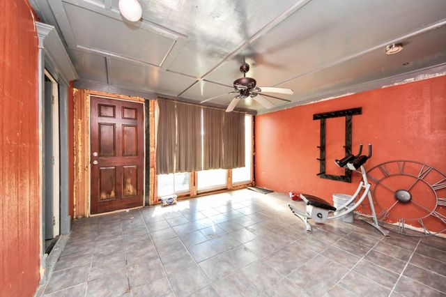 5714 Justin St, Houston, TX 77521