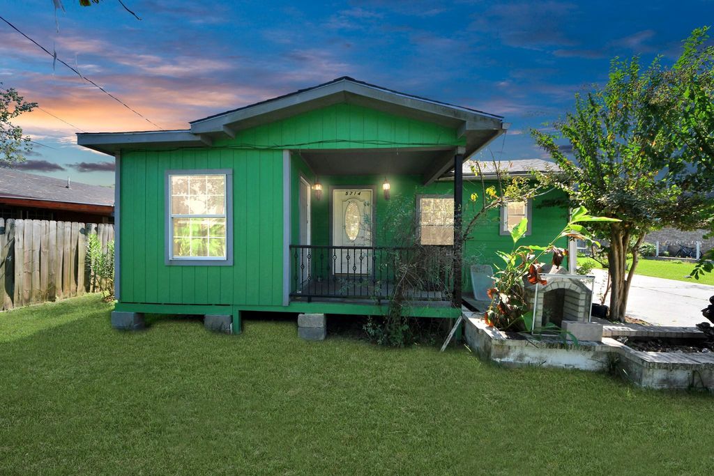 5714 Justin St, Houston, TX 77521