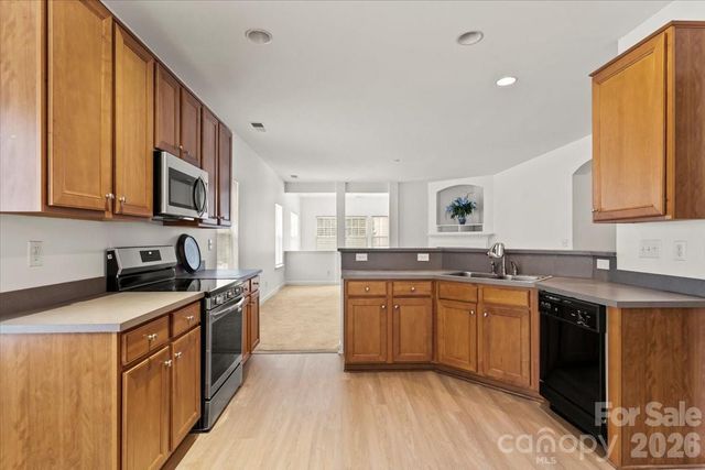 8227 Four Sisters Lane, Charlotte, NC 28215