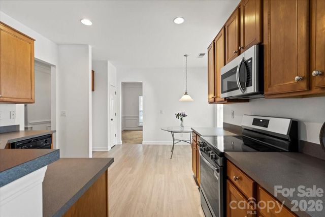 8227 Four Sisters Lane, Charlotte, NC 28215