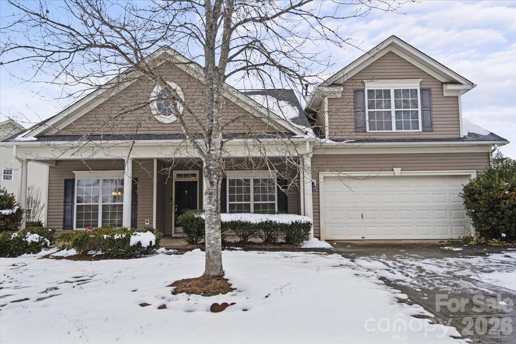 8227 Four Sisters Lane, Charlotte, NC 28215