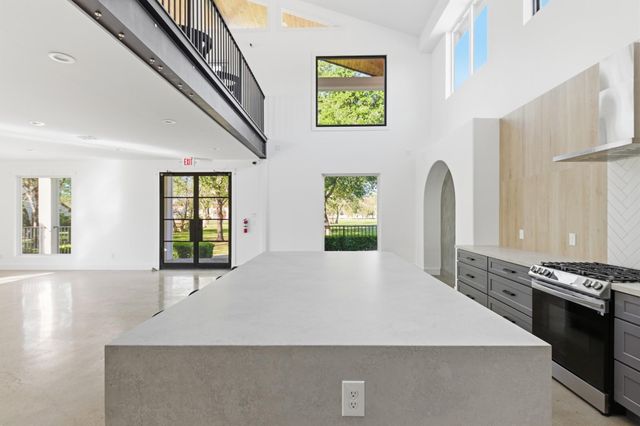 1905 Dowling Drive, Richmond, TX 77469