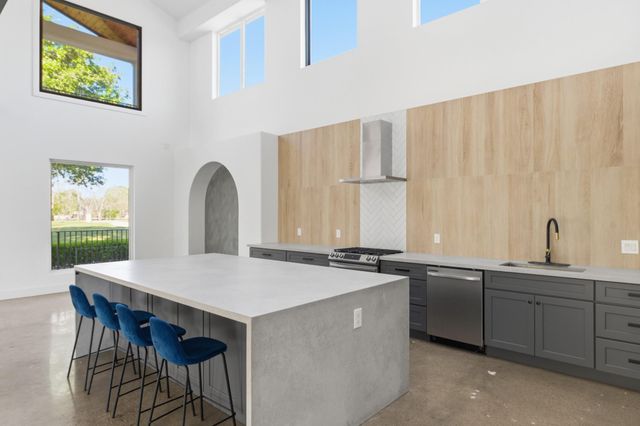 1905 Dowling Drive, Richmond, TX 77469