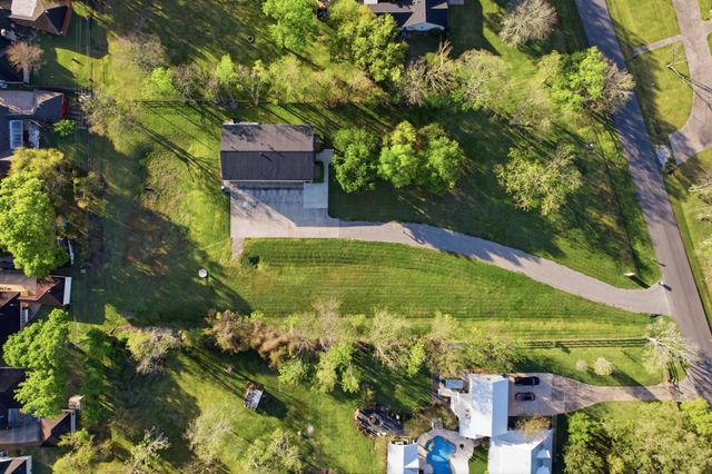 1905 Dowling Drive, Richmond, TX 77469